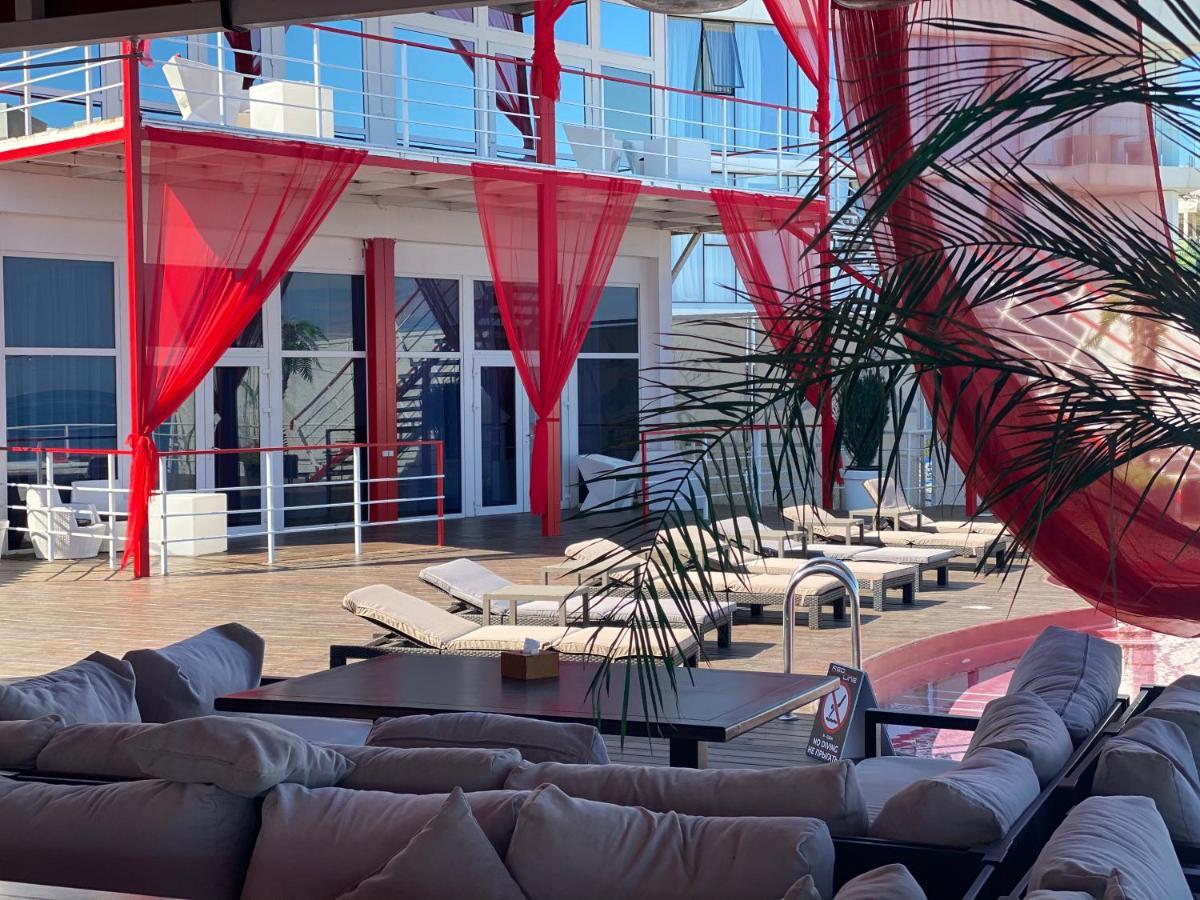 Beach Club Odessa Hotel Night Club ภายนอก รูปภาพ